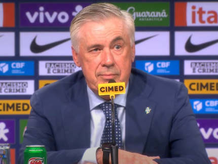 Carlo Ancelotti, técnico da Seleção, é flagrado em jantar com jogador do Flamengo