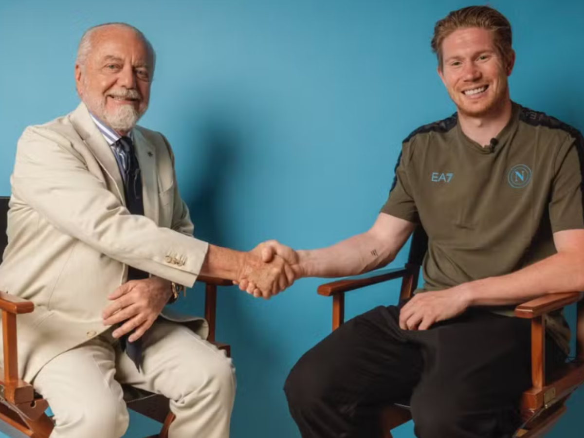 Presidente do Napoli, Aurelio De Laurentiis anuncia a contratação de De Bruyne /Reprodução