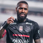 Filha de Gerson sofre ataques após acerto com clube russo e mãe desabafa nas redes