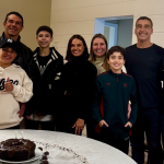 Marcus Buaiz mostra comemoração do aniversário do filho ao lado de Isis Valverde