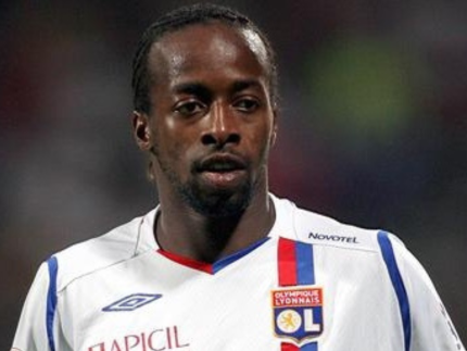 Ídolo do Lyon culpa Textor por rebaixamento e faz alerta ao Botafogo: “Vai fazer o mesmo”