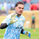 Ederson reage a boatos e descarta saída do City: “Minha cabeça está no clube”
