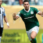 Com gol de Paulinho na prorrogação, Palmeiras vence Botafogo e avança no Mundial