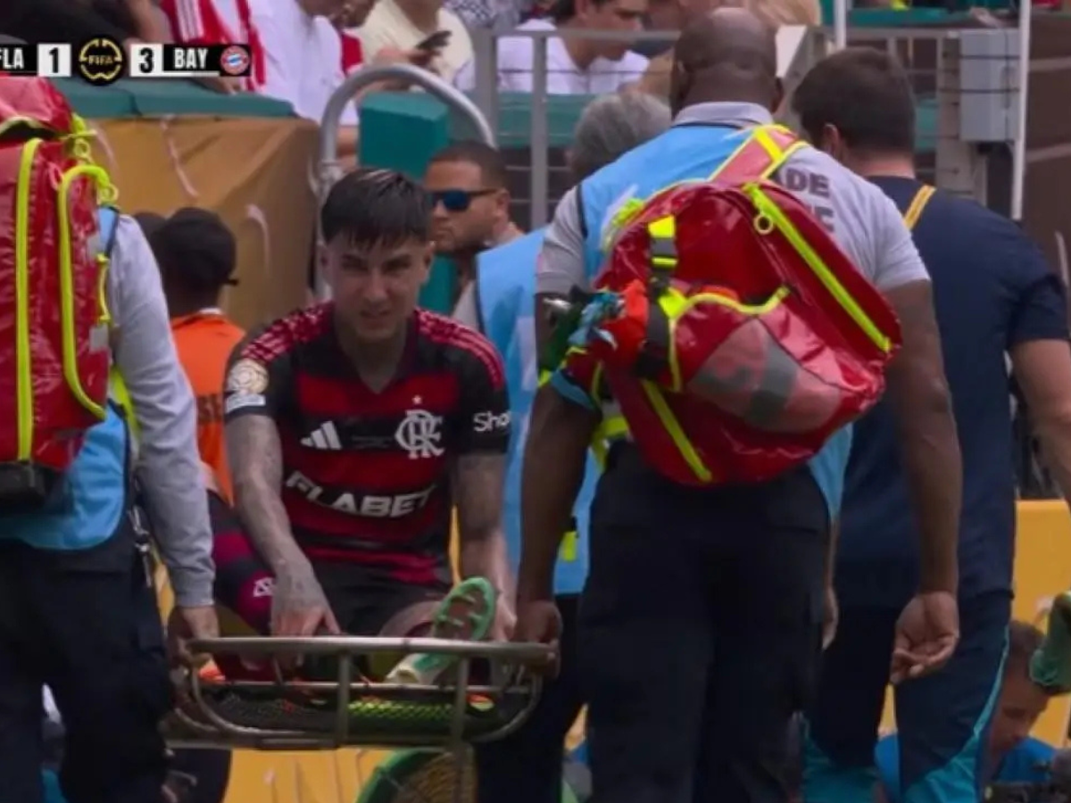 Pulgar sai lesionado do jogo contra o Bayer nas oitavas de final contra o Bayer/Reprodução/CazéTV