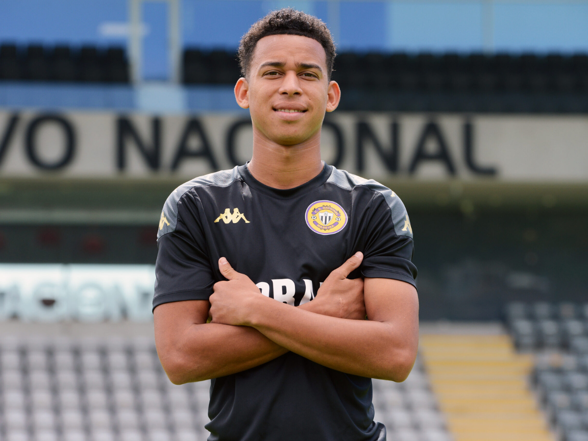 Deivison é apresentado ao Desportivo Nacional/Reprodução/Desportivo Nacional