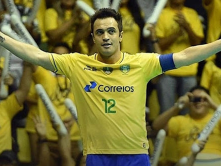 Falcão critica ausência de ídolos e jogadas plásticas no futsal brasileiro: “Escassos”