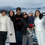 Zeca Pagodinho realiza sonho dos netos de conhecer a neve durante viagem em família