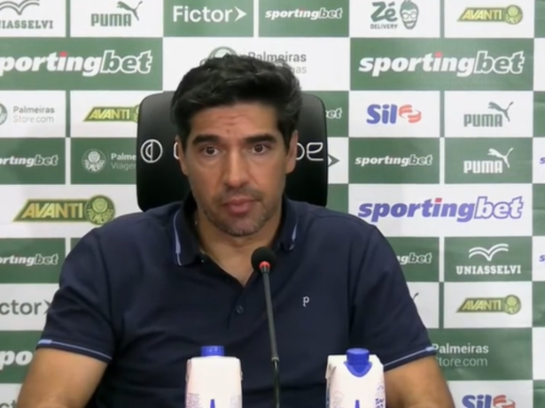 Abel Ferreira abandona coletiva e evita falar de clássico contra o Corinthians
