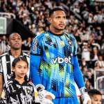 John deixa o Botafogo e acerta com o Nottingham Forest, da Inglaterra