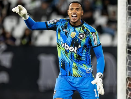 Fim da novela: John fica no Botafogo e acerto com West Ham é descartado