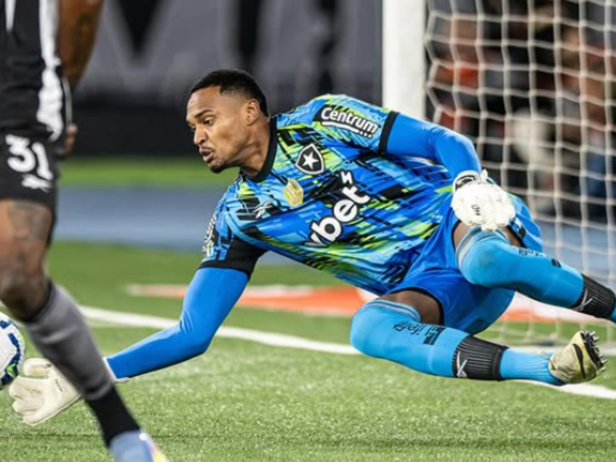 Goleiro John Victor no Botafogo/Reprodução/Instagram @johnvictor