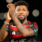 Emerson Royal se justifica à torcida do Flamengo após ser criticado: “Tentei ao máximo”