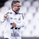 Cléber Xavier se pronuncia pela primeira vez após saída do Santos: “Gratidão”