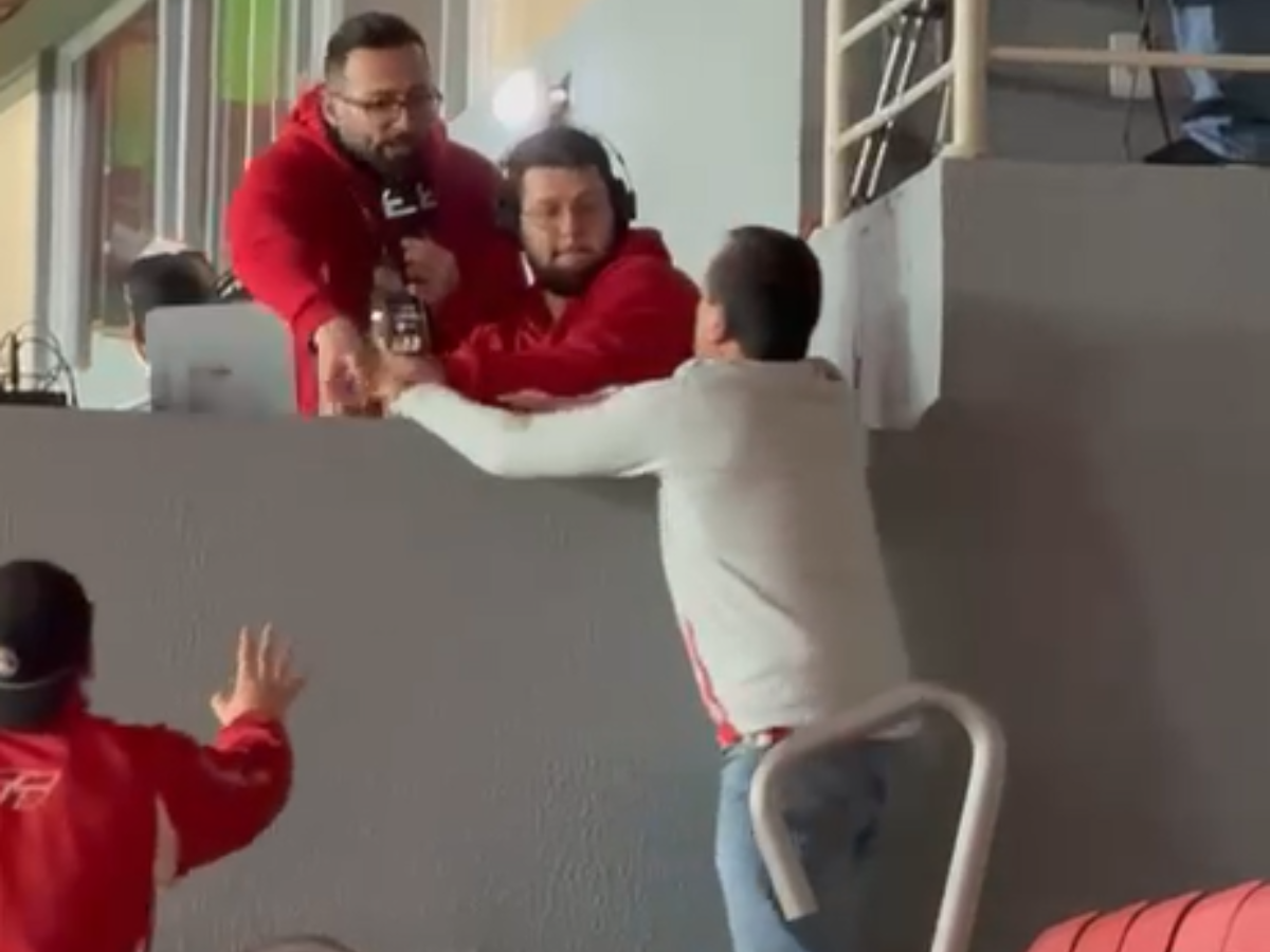 Torcedores do Inter danificam equipamentos de jornalistas após eliminação no Beira Rio/Reprodução