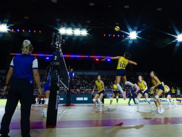 Atropelo! Brasil abre campanha no Mundial Feminino de Vôlei com triunfo contra a Grécia