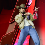 Zé Felipe revela que prefere morenas a loiras e leva a plateia à loucura durante show