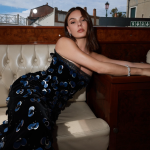Isis Valverde estreia em grande estilo no tapete vermelho de Veneza
