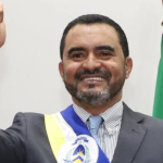 Justiça afasta governador do Tocantins em operação que investiga desvio de emendas