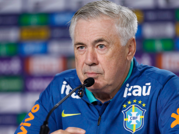 Mais cortes? Dupla convocada fica presa em Moscou e adia apresentação à Seleção