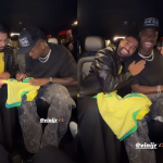 Vini Jr. presenteia amigo de Virginia com camisa da Seleção autografada: “Tremendo”
