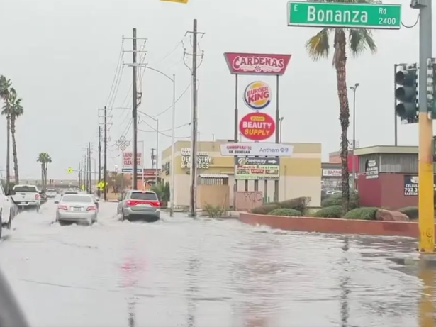 Tempestade alaga ruas de Las Vegas e pressiona operação da F1 às vésperas do GP