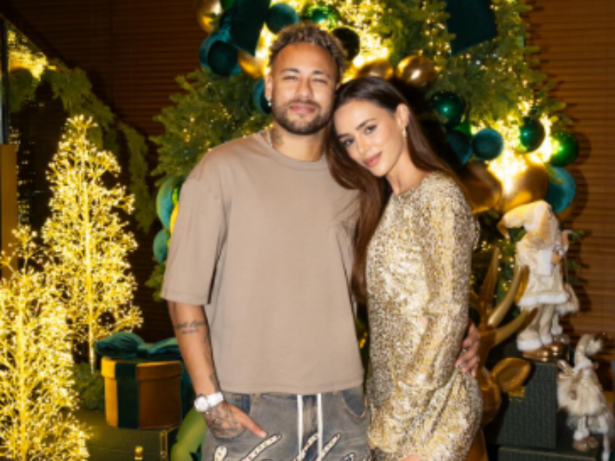 Aniversário da 04! Neymar e Bruna Biancardi celebram 1 ano de Mel
