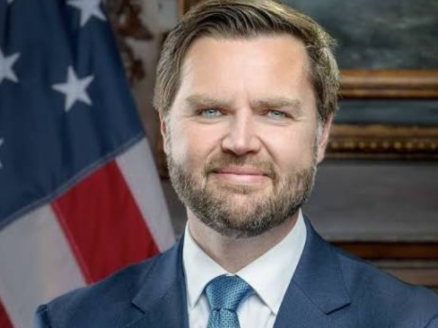“Não se escapa da justiça dos EUA vivendo em um palácio em Caracas”, diz vice de Trump