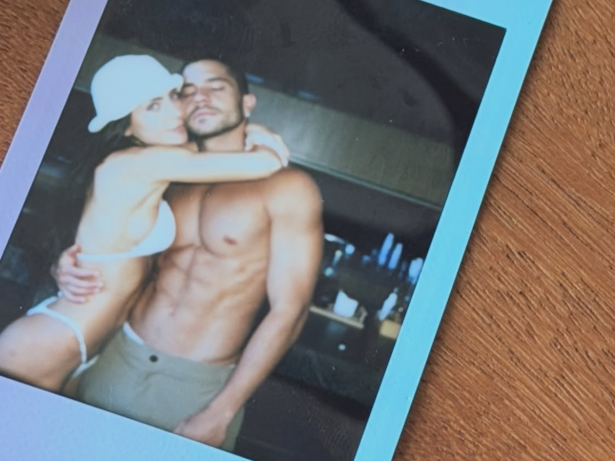 Jade Picon compartilha foto agarradinha com André Lamoglia após assumir romance