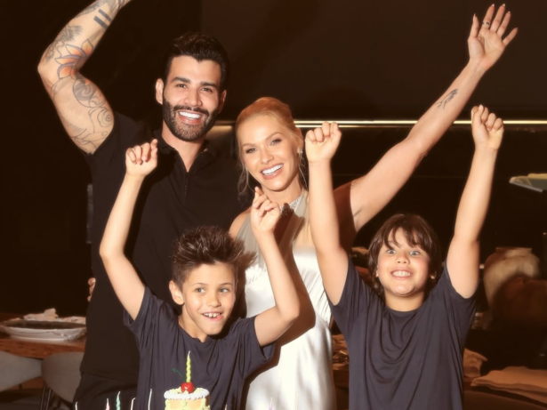 Andressa Suita abre álbum de fotos do aniversário de 38 anos: “Amor”