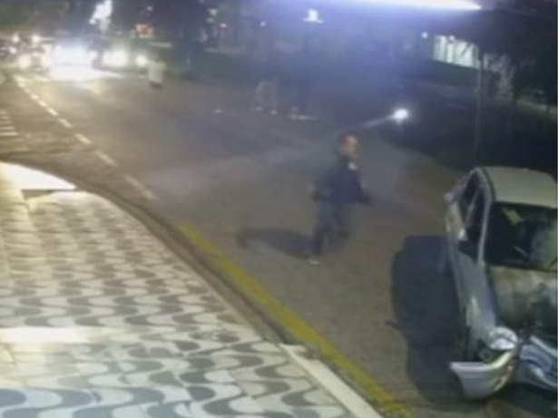Motorista arranca com carro, porta abre e bebê cai em avenida em São Paulo
