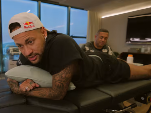 Neymar comenta repercussão após ausência no Brasileirão: “Faz parte, a galera vai falar”