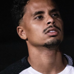 Allan pede desculpas a torcida do Corinthians por expulsão após gesto obsceno