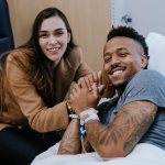 Éder Militão se pronuncia após cirurgia e recebe apoio da esposa, Tainá: “A luta continua”