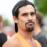 Nicolas Prattes emociona em reflexão nas redes após concluir maratona: “Aproveitar a vida”