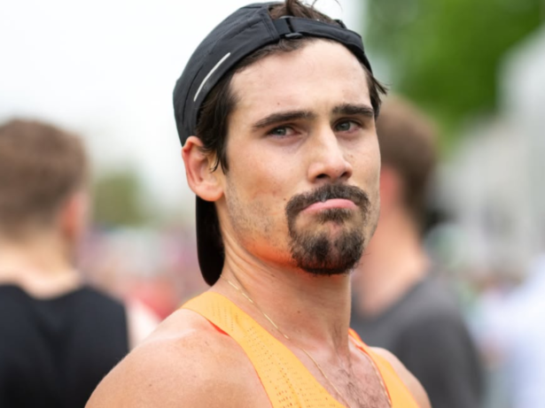 Nicolas Prattes emociona em reflexão nas redes após concluir maratona: “Aproveitar a vida”