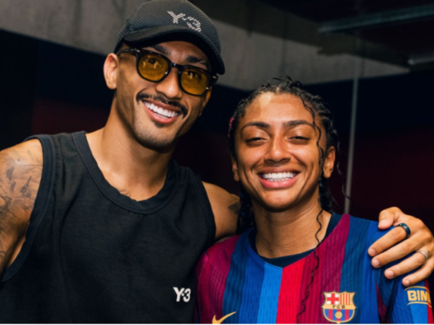 Raphinha versão mulher? Kerolin, titular do Brasil, é confundida com atacante do Barça