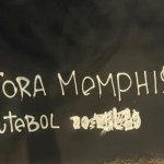 Muros do Parque São Jorge são pichados com críticas a Memphis após queda na Libertadores