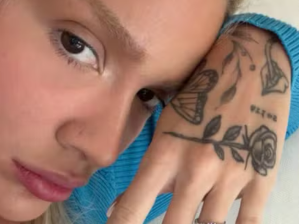 Karoline Lima confessa arrependimento de tatuagens: “Não me identifico mais”