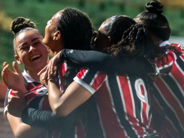 Novas gerações do futebol feminino se enfrentam em torneio internacional; saiba mais