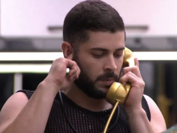 “BBB26”: Marcelo atende ao Big Fone e indica Aline, que puxa Ana Paula ao paredão