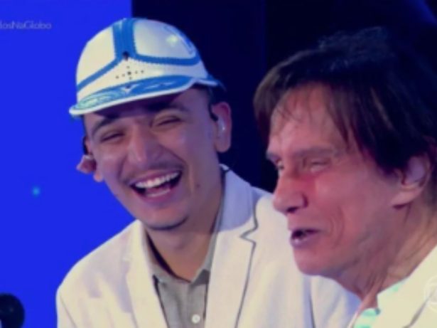 João Gomes se pronuncia após “climão” com Roberto Carlos em especial de Natal