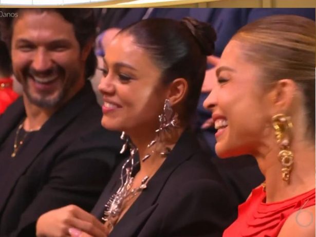 Romulo Estrela fecha trio de protagonistas de “Três Graças” com Sophie Charlotte e Grazi Massafera