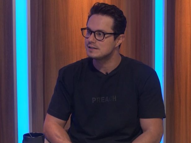 Deive Leonardo celebra novo programa de fé no SBT: “Algo histórico”