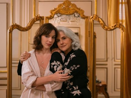 “Dom de Iludir”: Nova série da Netflix com Marieta Severo e Alice Wegmann ganha trailer