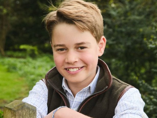 Príncipe George faz 12 anos e aparece em novos registros com os irmãos Charlotte e Louis
