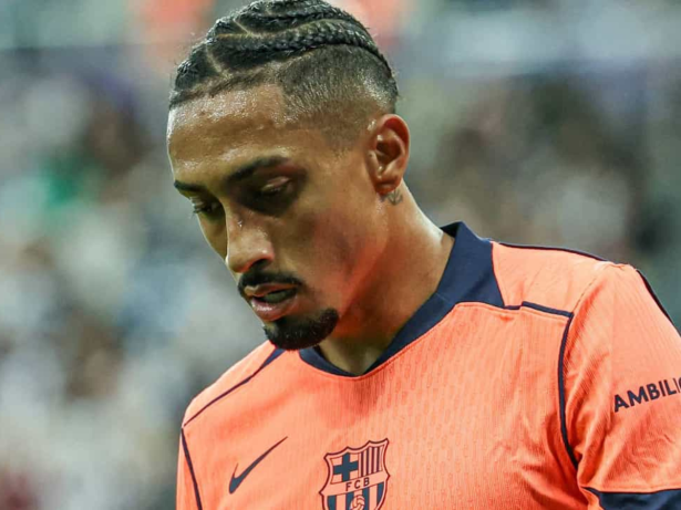 Barcelona atualiza situação de Raphinha após lesão e define futuro do jogador
