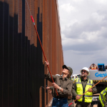 Governo Trump manda pintar muro na fronteira com o México para dificultar entrada de imigrantes