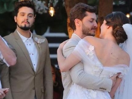 Nos 6 anos de casamento de Camila e Klebber, web relembra atraso de Luan Santana