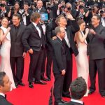 Emma Stone é “atacada” por abelha em Cannes e reação viraliza. Veja