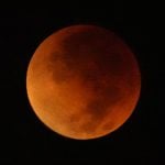 Lua de Sangue: Eclipse lunar total poderá ser visto nesta sexta-feira (14/3)